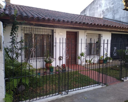 Casa  En Venta Ubicado En Juan Maria Gutierrez, Berazategui, G.b.a. Zona Sur