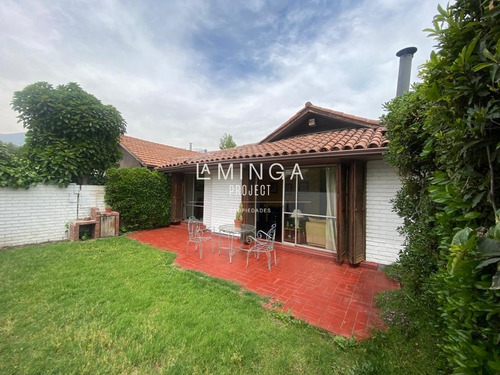 Casa En Venta De 3 Dorm. En Las Condes