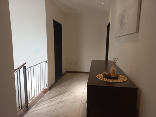 Hermosa Y Moderna Casa En Venta, Marcos Paz
