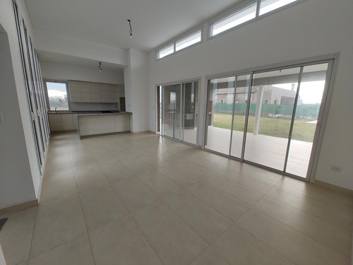 Imagen 7 de 30 de Casa Venta San Sebastián Área 8 - Lote Interno Islas