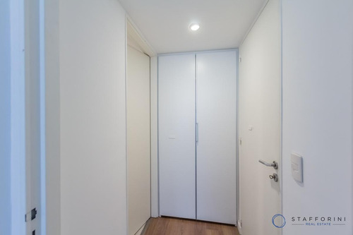 Departamento De 3 Ambientes Con Cochera Fija En Recoleta