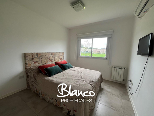 Casa En Venta En Pilar Del Este, Barrio Santa Elena, Pilar, G.b.a. Zona Norte