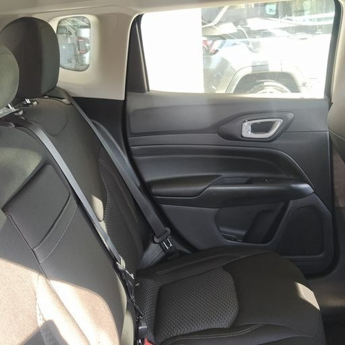 Imagen 9 de 15 de Jeep Compass Sport 1:3 4x2