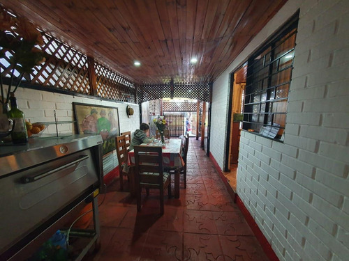 Casa Cercana A Metro Las Parcelas