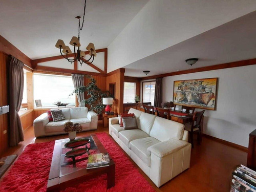 Cómoda Casa En Pasaje Cercana A España- Avenida Alemania