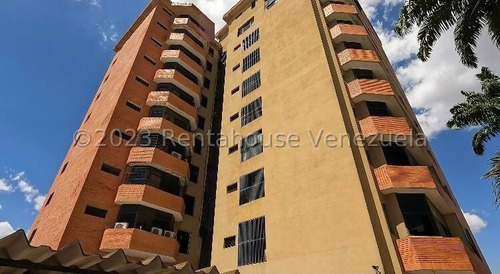 Apartamento En Venta Triangulo Del Este Barquisimeto 23-25471 Ea 