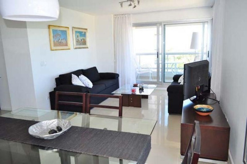 Apartamento En Venta De 2 Dormitorios En Playa Brava