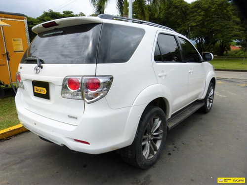 Toyota Fortuner At 2700cc 4x2