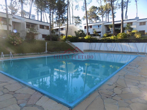 En Complejo Av. Roosevelt De Dos Dormitorios , Dos Baños.- Ref: 2135