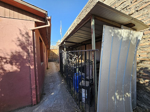 Casa Comercial Con Terreno Grande, Comuna De Santiago