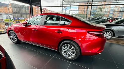 Mazda 3 Touring At Mhev (paño) 2025