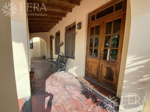 Imagen 8 de 17 de Venta De Casa De 3 Ambientes Con Jardin, Quincho Con Parrilla Y Piscina En Campos De Roca I (27609)