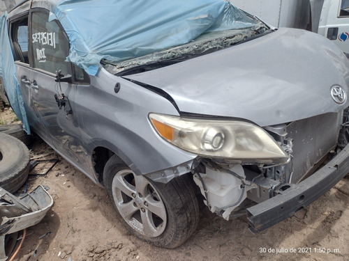 Imagen 1 de 15 de Toyota Sienna 2013 Minivan Por Partes Refacciones Yonke