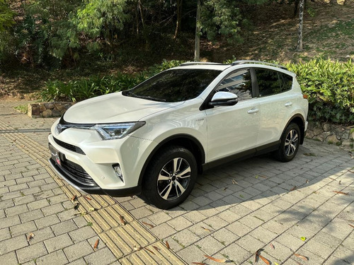 Toyota RAV4 2.0 Street