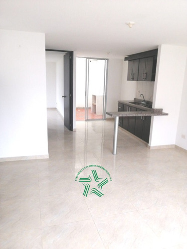 Imagen 3 de 16 de Se Vende Casa Esquinera En Ciudadela Villa De Leyva Cuba Pereira