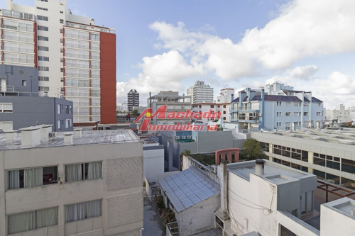 Imagen 5 de 14 de Venta De Apartamento De Dos Dormitorios En Punta Del Este