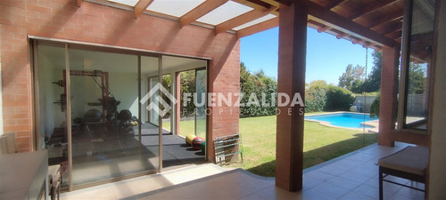 Casa 6d 4b - 307 M2 - Sector Las Pircas Peñalolén