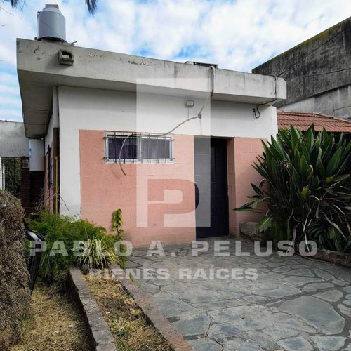 Casa 4 Ambientes Y Monoambiente En Merlo. Zona Oeste. Buenos Aires