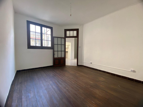 Venta De Apartamento 2 Dormitorios En Tres Cruces