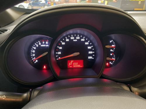 Imagen 19 de 25 de Kia Rio 1.4