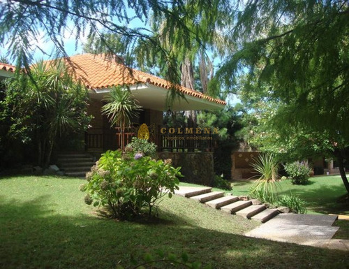 Hermosa Casa En Solanas. A 2 Cuadras De La Playa- Ref: 3979