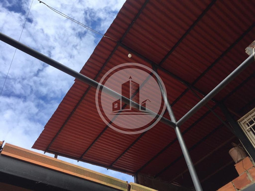 En Venta Casa En Saman De Guere De 91mts2, Dos Plantas. Se Escuchan Propuesta. Buena Ubicacion.