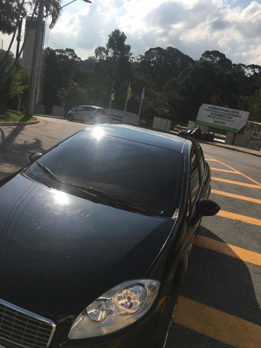 Fiat Linea 2013 1.8 16v Essence Flex Dualogic 4p