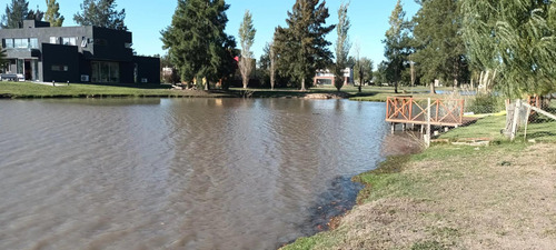 Terreno En  Venta En Posada De Los Lagos De 1000m2 Frente Al Boulevard Principal