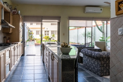 Casa En Venta De 3 Dormitorios En La Sexta