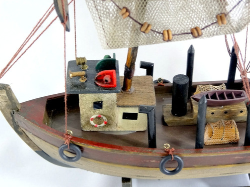 Barco Pesqueiro Decorativo 30 Cm - Em Madeira Maciça 30 X 27