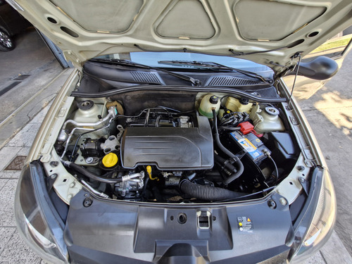 Renault Clio 1.2 Mio Confort Abs Abcp
