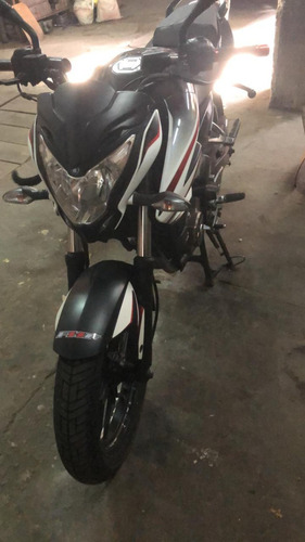 Rouser Ns 200
