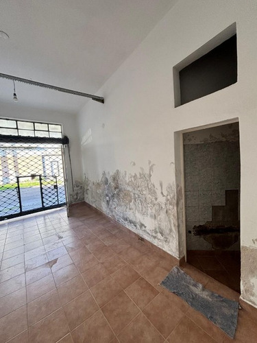 Local Con Vivienda En Venta En Moron Sur