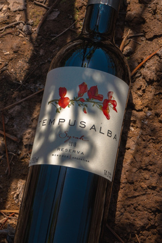 Imagen 4 de 5 de Vino Tempus Alba Syrah 750 Ml 2018