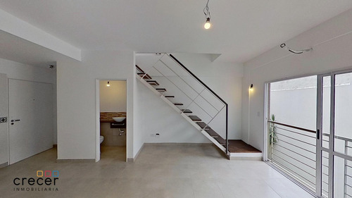 Departamento Tipo Ph En Duplex Con Terraza Propia De 2 Amb En Coghlan