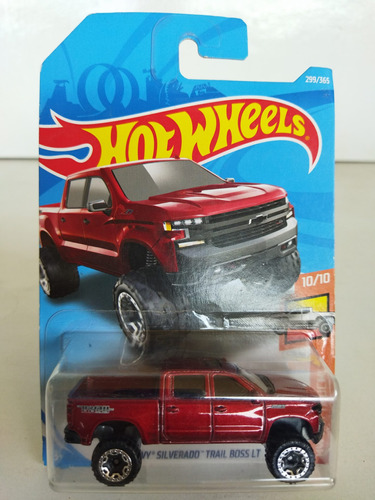 Hot Wheels 19 Chevy Silverado Trail Boss Roja 299/365