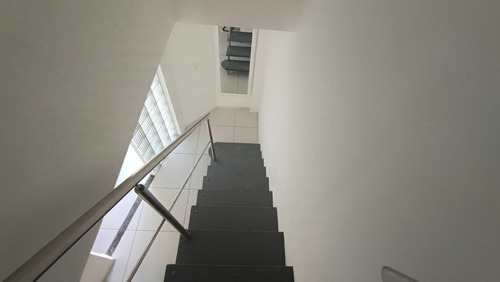 Ótimo Duplex/sobrado Com 2 Dormitórios!