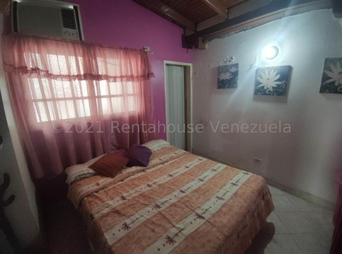 Imagen 12 de 30 de Casa La Mulera Maracay 04 Dormitorios 04 Baños Gran Tamaño 22-1556 ##