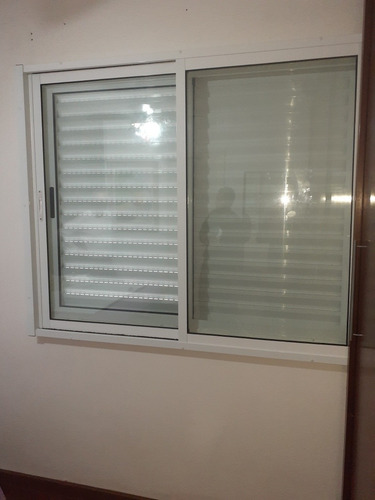 Imagem 2 de 5 de Janela Anti Ruido Sobreposta De Correr
