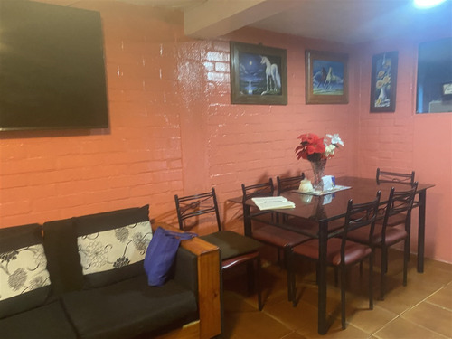 Casa En Venta De 3 Dorm. En Concón