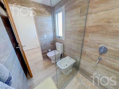 Imagen 23 de 28 de Venta Casa De 3 Dormitorios Con Parque Piscina Cochera En Funes
