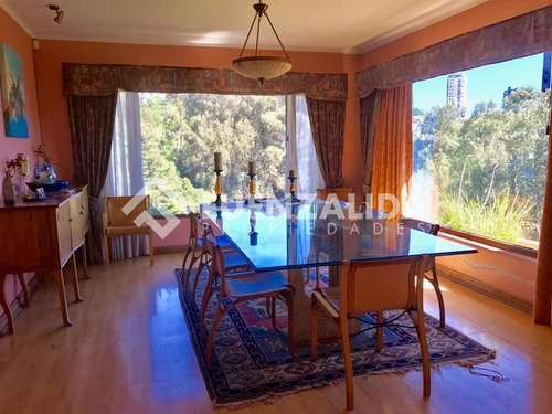 Casa En Venta De 5 Dorm. En Viña Del Mar