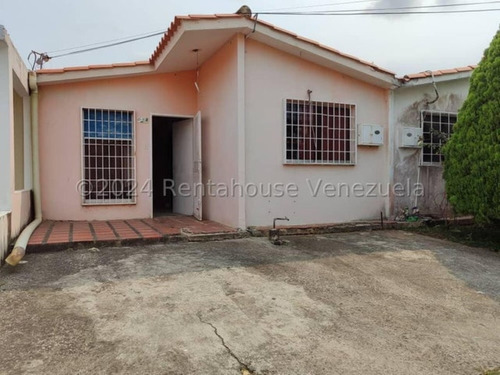 Milagros Inmuebles Casa Venta Cabudare Lara Prados Del Golf Economica Residencial Economico Código Inmobiliaria Rent-a-house 24-22598