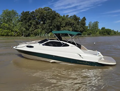 Regal 2150 Cuddy Mercruiser 4.3 V6 220 Hp