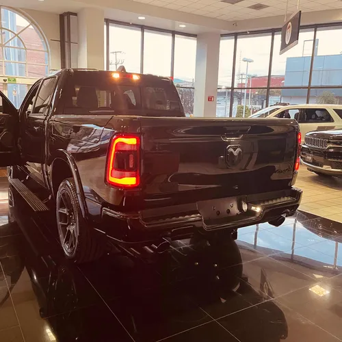 RAM Ram 1500 5.7 Laramie Sport Crew Cab 4X4