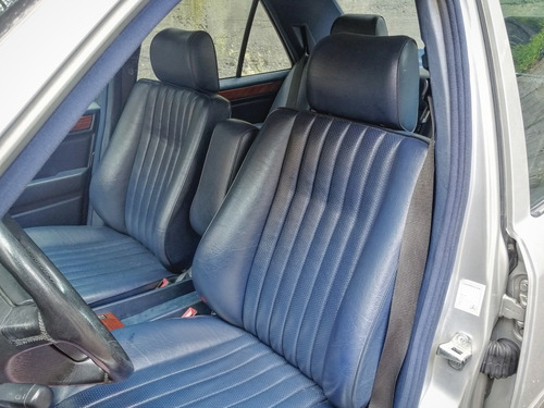 Mercedes Benz 300e
