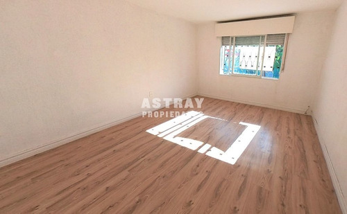Imagen 13 de 16 de Casa En Venta De 3 Dormitorios En La Blanqueada (ref: Ast-2572)