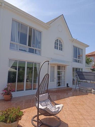 Casa En Venta De 5 Dorm. En Coquimbo