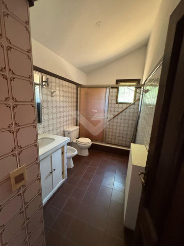 Venta Y Alquiler Casa Carrasco Sur. Proximo A Arocena. Ideal Empresa. 6 Dormitorios. Servicio. Coche
