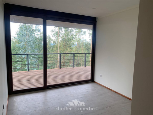 Casa En Venta De 3 Dorm. En Pichilemu